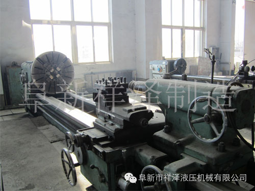 普車CW6163C 最大工件長(zhǎng)度3米、最大工件回轉(zhuǎn)直徑630mm